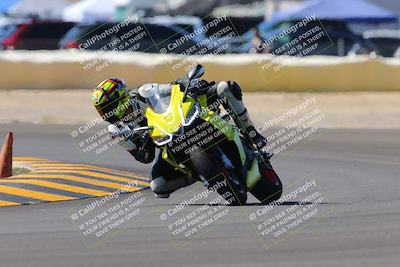 media/Oct-09-2022-SoCal Trackdays (Sun) [[95640aeeb6]]/Turn 2 (1110am)/